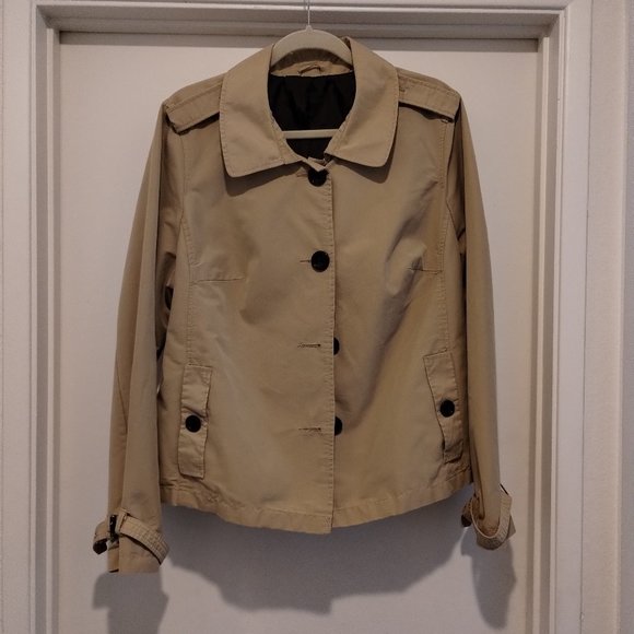 Women's jacket or short fog/rain coat (maybe size 12) - Picture 1 of 2